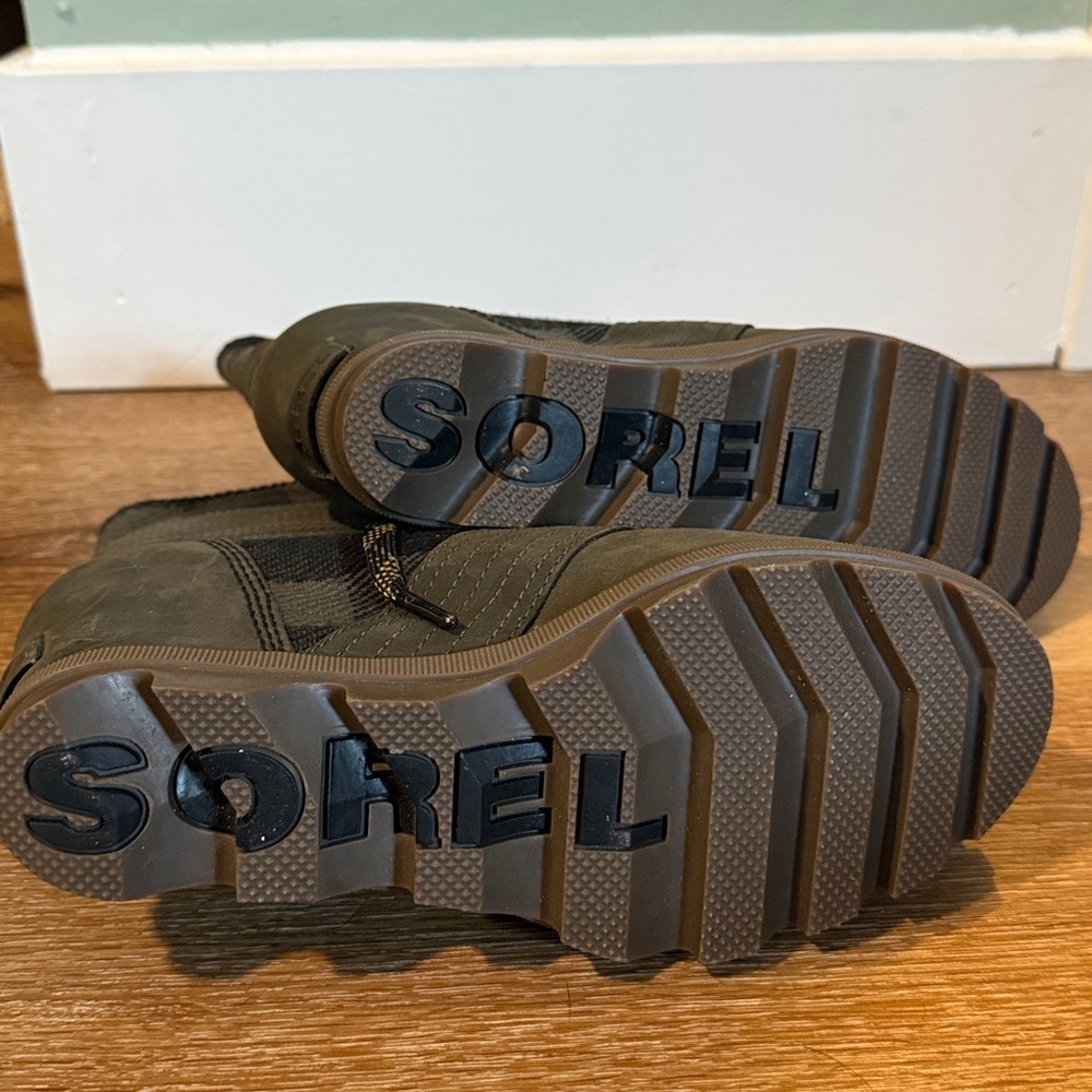 Sorel Olive and Black Wedge Boots - Picture 6 of 6